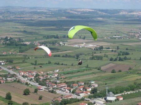 Yamaç paraşütçüleri Kırantepe'de buluştu