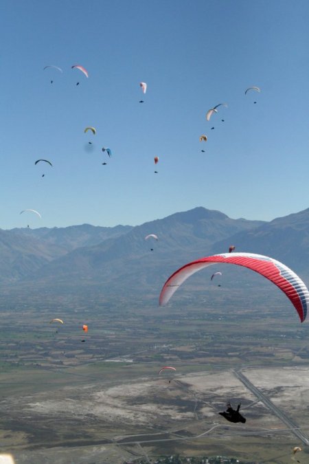 Yamaç paraşütü şampiyonası renkli görüntülerle sona erdi