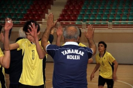 Yamanlar Karşıyaka, voleybolda Türkiye Şampiyonu oldu