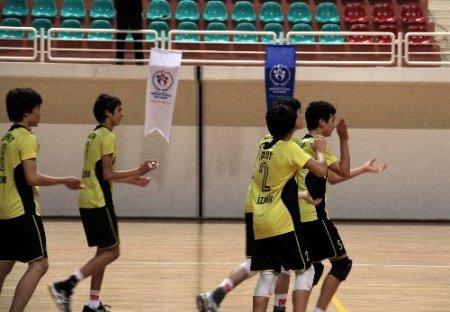 Yamanlar Karşıyaka, voleybolda Türkiye Şampiyonu oldu