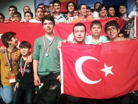 Yamanlar öğrencileri Bükreş’te altın buldu