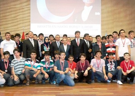 Yamanlar öğrencileri üç yarışmadan 25 madalyayla döndü