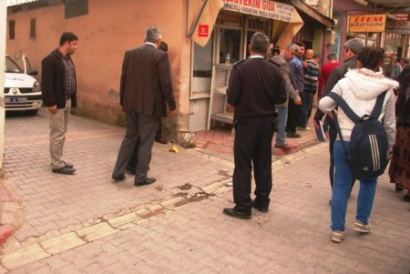 Yan baktı diye silahla bacağından vurdu