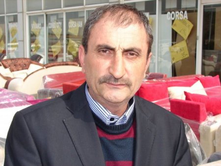 Yanan Fabrikanın Mobilyalarının Satışında İzdiham Yaşandı