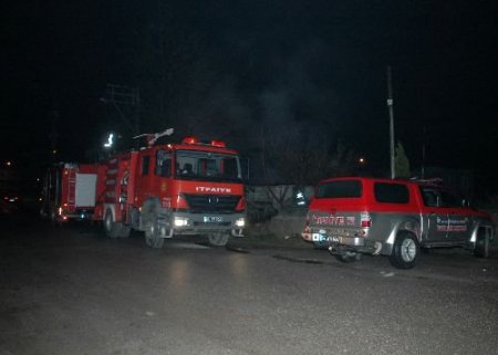 Yangın, Evi Kullanılamaz Hale Getirdi