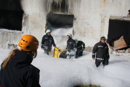 Yangın tatbikatında son teknoloji köpük cihazı da test edildi