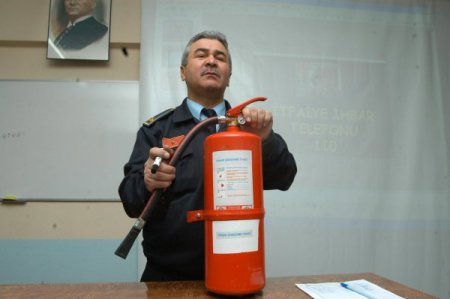 Yangın tüpleri süs eşyası olmasın