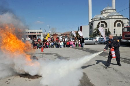 Yangın tüpleri süs eşyası olmasın