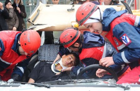 Yangın ve deprem tatbikatı gerçeğini aratmadı