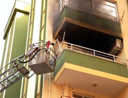 Yangına geç müdahale eden itfaiyeye vatandaştan tepki