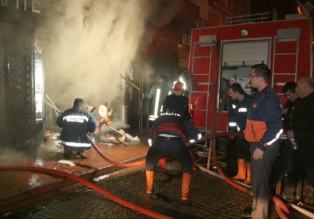 Yangına Müdahale Etmek İsteyen İtfaiyenin Oksijen Tüpleri Boş Çıktı