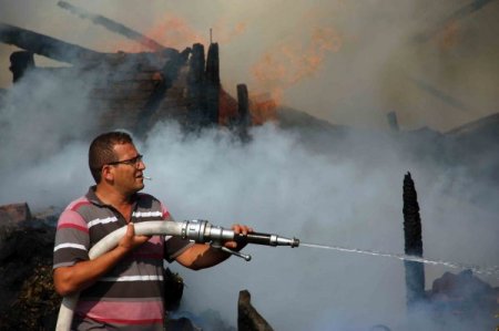 Yangında bütün varlığı yandı