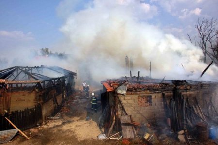 Yangında bütün varlığı yandı