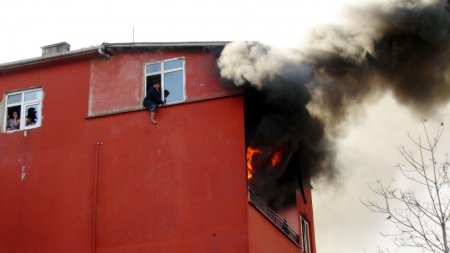 Yangında can pazarı Cihan kamerasında