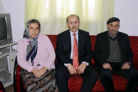 Yangında eşini ve çocuğunu kaybeden acılı anne eve yerleştirildi