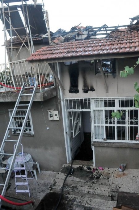 Yangında Evden Çıkamayan Bir Kişi Öldü