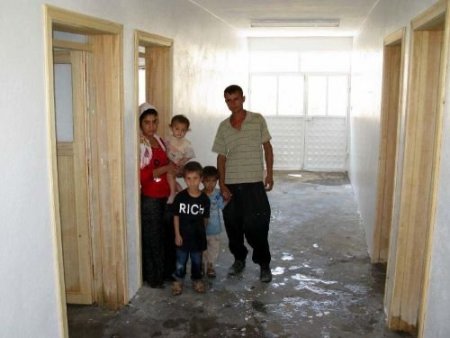Yangında Evi Yanan Gül Ailesi, Yeni Evine Kavuştu