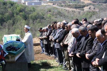 Yangında Hayatını Kaybeden Gelin Ve Kayınvalidesi Toprağa Verildi