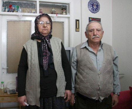 Yangında ölen çocukların dedesi ve babaannesi torunlarını bekliyor