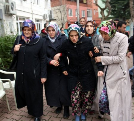 Yangında ölen iki kız kardeş ve halaları gözyaşlarıyla uğurlandı