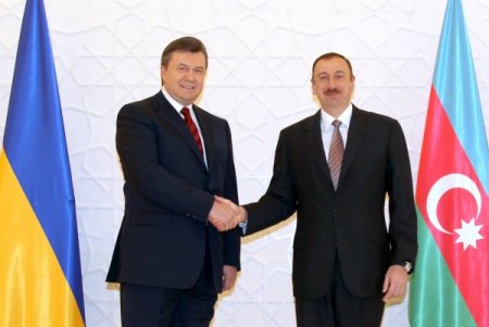 Yanukoviç, Bakü’de Yaşayan Ukraynalılara Kültür Merkezi Sözü Verdi