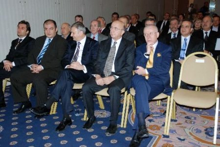 Yapı Kredi Genel Müdürü Açıkalın: İstikrar Sayesinde Gelecek Yıl Büyüme Öngörülüyor