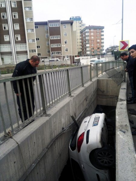 Yaptığı kazaya kendisi de inanamadı!
