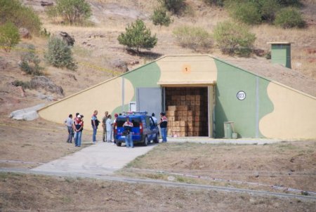 Yaralı askerler, patlama bölgesine getirildi