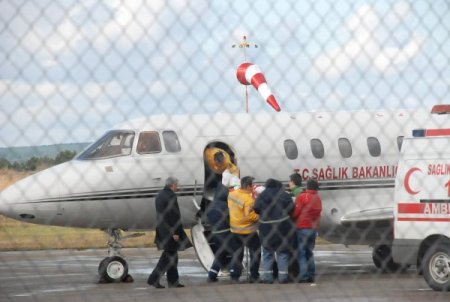 Yaralı Bayan, Ambulans Uçakla Ankara'ya Sevk Edildi