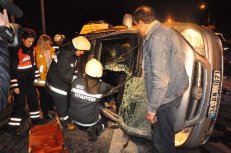 Yaralı Taşıyan Ambulans Çamura Battı, Ambulansı Vatandaşlar Kurtardı