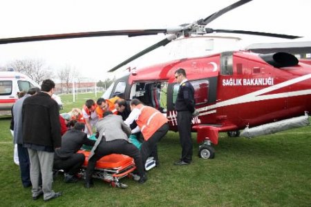 Yaralı Taşıyan Ambulansla Kamyonun Çarpıştığı Kazada 1 Kişi Öldü