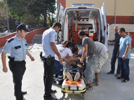 Yaralı yakınları, olay yerine gelen 112 ekiplerini darp etti