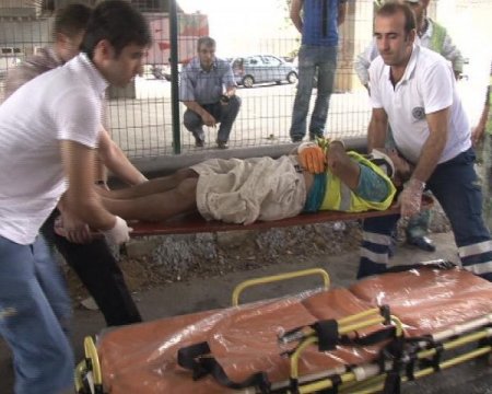 Yaralıları görünce gözyaşlarına boğuldu