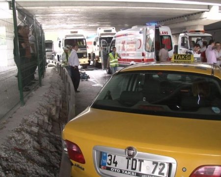 Yaralıları görünce gözyaşlarına boğuldu