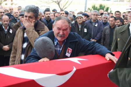 Yardıma gittiği sırada şehit düşen onbaşı son yolculuğuna uğurlandı