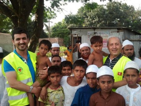 Yardımeli Derneği 30 ülkede kurban dağıttı