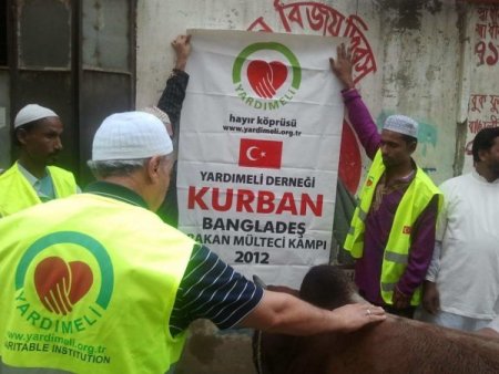 Yardımeli Derneği 30 ülkede kurban dağıttı