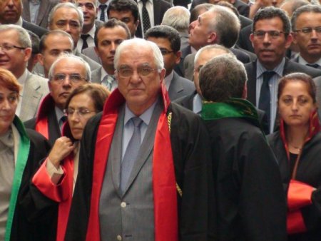 Yargı mensupları öldürülen Başsavcı için saygı duruşunda bulundu