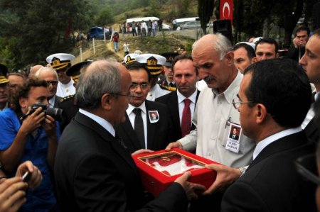 Yargıtay Başkanı Alkan, gözyaşlarına hakim olamadı