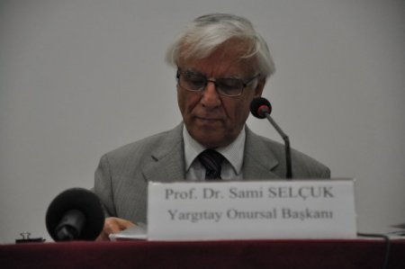 Yargıtay Onursal Başkanı Selçuk: Türkiye'de, Demokrasi Sorunu Var