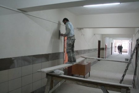 Yarıyıl tatilinde okulu yeniliyorlar