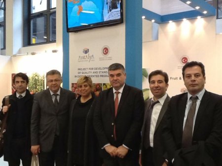 Yaş meyve ve sebze ihracatçıları Berlin'deki fuara katıldı