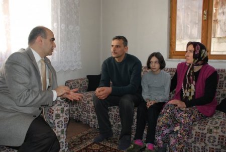 Yaşamı Kalp Ve Akciğer Nakline Bağlı Şevval’e Yardım Eli Uzandı
