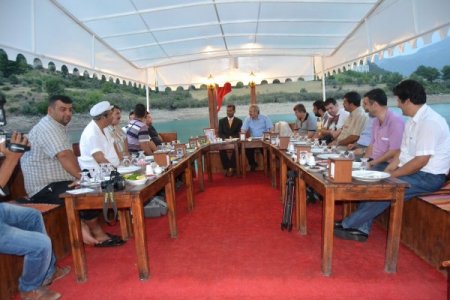 Yaşar Alptekin İftarını Derin Sis’te Yaptı