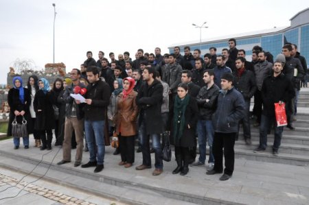 Yaşayan Diller Enstitüsü öğrencilerinden, Bakan Dinçer'e tepki