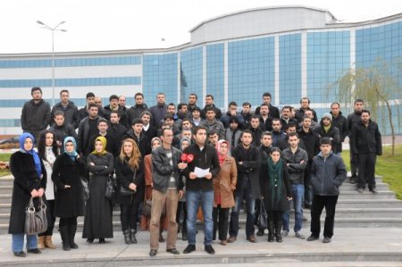 Yaşayan Diller Enstitüsü öğrencilerinden, Bakan Dinçer'e tepki