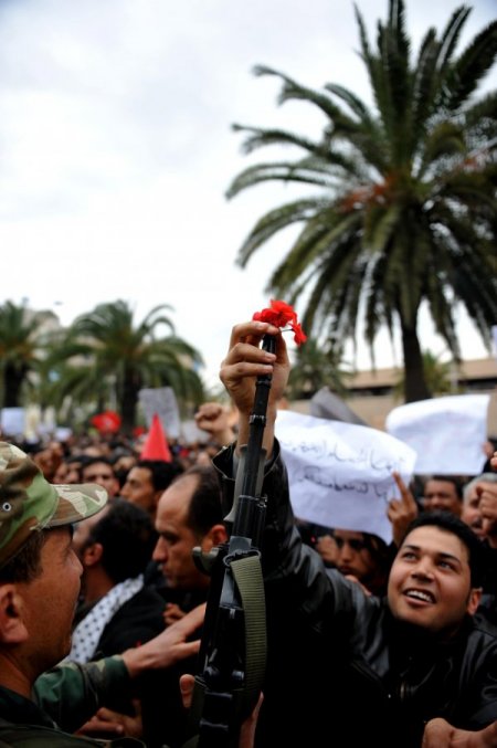 Yasemin Devrimi Tunus