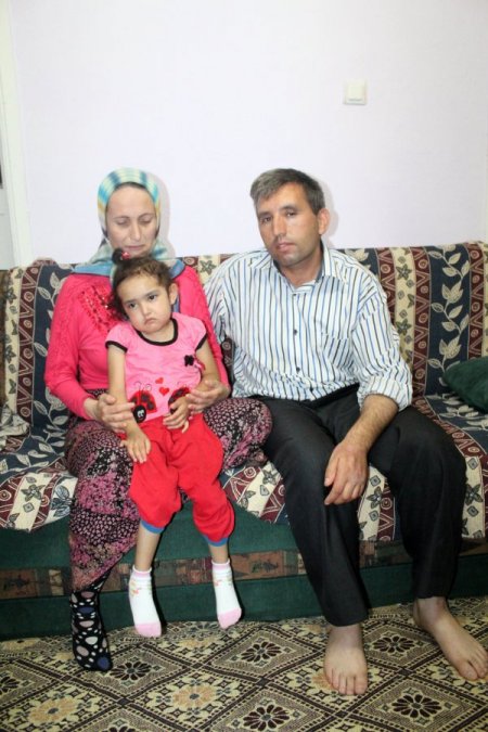 Yaşı kadar ameliyat geçiren 6 yaşındaki Fatma, diyalizle yaşamaya çalışıyor