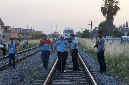 Yaşlı adam, hızlı trenin altında kalarak hayatını kaybetti