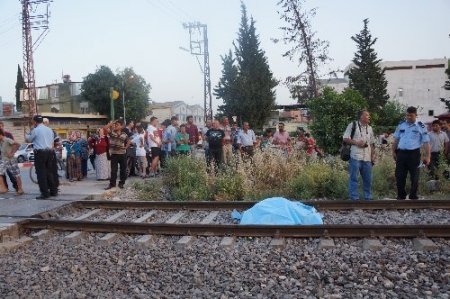 Yaşlı adam, hızlı trenin altında kalarak hayatını kaybetti